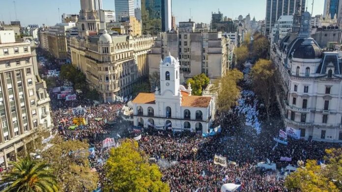 marcha-atentado-cristina-2jpeg