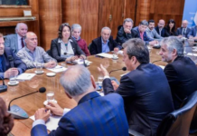 Encuentro de Massa con 40 investigadorxs premiadxs