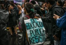 Paros docentes en el arranque de clases