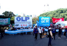 2 de Abril, contra Tatcher y Richardson