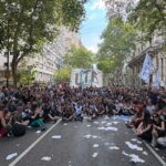 Docentes luchando, también estamos enseñando