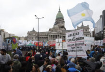 En las calles para imponer otro rumbo: Es Axel o Milei